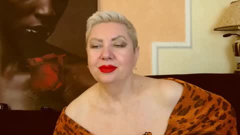 Snapshot of posh_lady chatting on 02-14-25, 02:50 LADY POSH online show from 02-14-25, 02:50