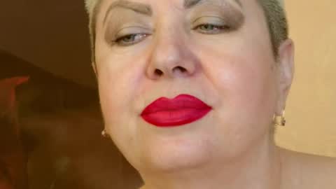 Snapshot of posh_lady chatting on 02-20-25, 04:28 LADY POSH online show from 02-20-25, 04:28