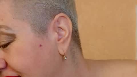 Snapshot of posh_lady chatting on 10-16-25, 08:54 LADY POSH online show from 10-16-25, 08:54