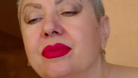 Snapshot of posh_lady chatting on 10-17-25, 09:39 LADY POSH online show from 10-17-25, 09:39