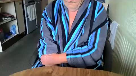 poshman65 online show from 10-31-25, 09:32