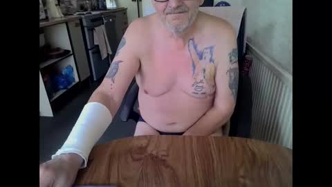 Snapshot of poshman65 chatting on 05-29-26, 08:56 poshman65 online show from 05-29-26, 08:56