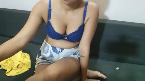 Snapshot of poulomi_das chatting on 10-05-25, 04:33 poulomi online show from 10-05-25, 04:33