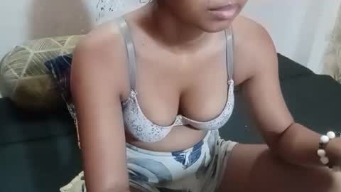 Snapshot of poulomi_das chatting on 10-06-25, 04:43 poulomi online show from 10-06-25, 04:43