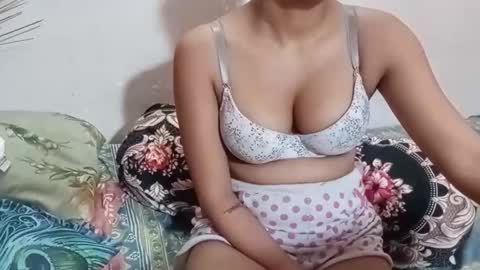 Snapshot of poulomi_das chatting on 11-02-25, 05:04 poulomi online show from 11-02-25, 05:04