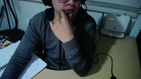 Snapshot of powerfulzeus2 chatting on 09-11-25, 01:17 powerfulzeus2 online show from 09-11-25, 01:17