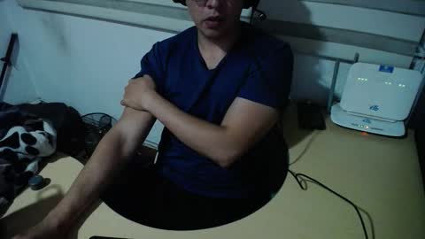 Snapshot of powerfulzeus2 chatting on 09-23-25, 02:14 powerfulzeus2 online show from 09-23-25, 02:14