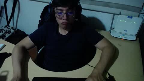 Snapshot of powerfulzeus2 chatting on 09-26-25, 04:49 powerfulzeus2 online show from 09-26-25, 04:49