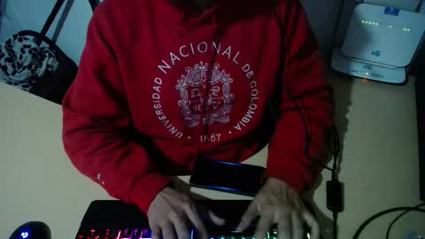 Snapshot of powerfulzeus2 chatting on 09-30-25, 02:16 powerfulzeus2 online show from 09-30-25, 02:16