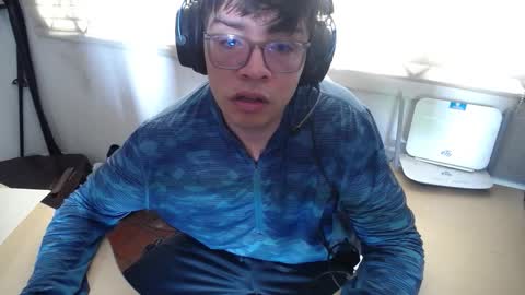 Snapshot of powerfulzeus2 chatting on 10-22-25, 05:24 powerfulzeus2 online show from 10-22-25, 05:24