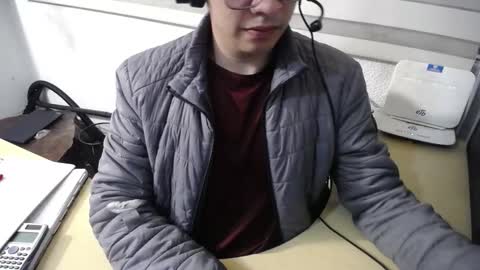 Snapshot of powerfulzeus2 chatting on 11-11-25, 02:00 powerfulzeus2 online show from 11-11-25, 02:00