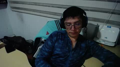 Snapshot of powerfulzeus2 chatting on 12-02-25, 01:44 powerfulzeus2 online show from 12-02-25, 01:44