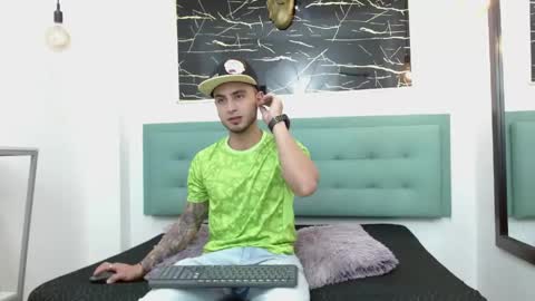   online show from 06-01-26, 03:19
