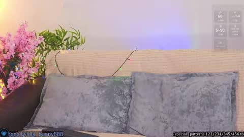 Snapshot of powerrr_ chatting on 02-27-25, 10:15 Lola online show from 02-27-25, 10:15