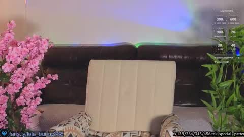 Lola online show from 11-22-25, 05:17