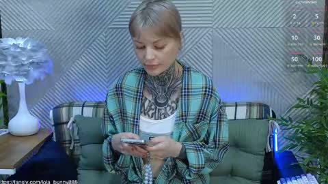 Snapshot of powerrr_ chatting on 05-09-26, 05:23 Lola online show from 05-09-26, 05:23