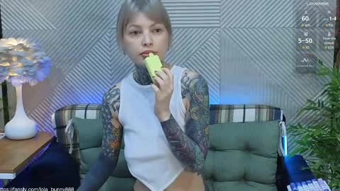 Snapshot of powerrr_ chatting on 05-27-26, 05:48 Lola online show from 05-27-26, 05:48