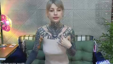 Snapshot of powerrr_ chatting on 05-31-26, 04:31 Lola online show from 05-31-26, 04:31