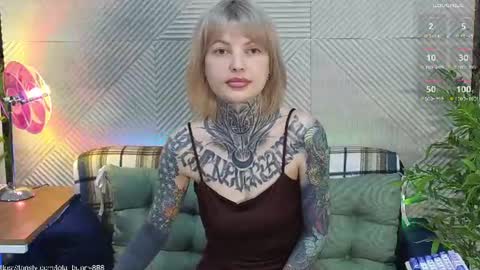 Snapshot of powerrr_ chatting on 06-10-26, 04:56 Lola online show from 06-10-26, 04:56