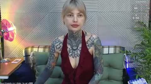 Snapshot of powerrr_ chatting on 06-13-26, 04:43 Lola online show from 06-13-26, 04:43