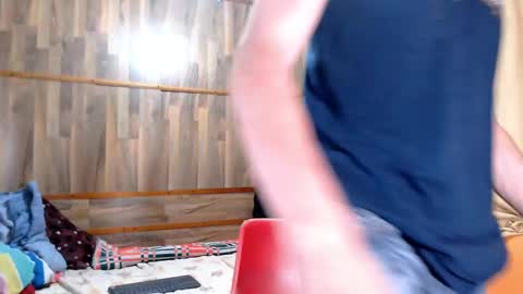 chris independent  online show from 10-04-25, 05:16