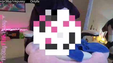 Snapshot of pr3ttyp1nkpussy chatting on 02-12-25, 03:07 Evangeline Eva Darling online show from 02-12-25, 03:07