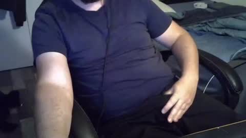 Snapshot of pralg chatting on 10-31-25, 11:28 pralg online show from 10-31-25, 11:28