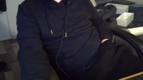 Snapshot of pralg chatting on 11-29-25, 12:08 pralg online show from 11-29-25, 12:08