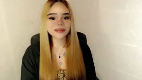 Snapshot of preciousangel69xxx chatting on 01-10-26, 03:30 MAXXINE online show from 01-10-26, 03:30