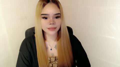 Snapshot of preciousangel69xxx chatting on 01-14-26, 08:31 MAXXINE online show from 01-14-26, 08:31