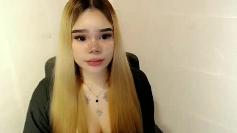 Snapshot of preciousangel69xxx chatting on 02-03-26, 06:40 MAXXINE online show from 02-03-26, 06:40