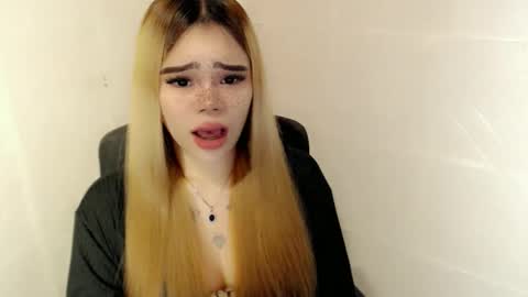 Snapshot of preciousangel69xxx chatting on 02-05-26, 04:28 MAXXINE online show from 02-05-26, 04:28