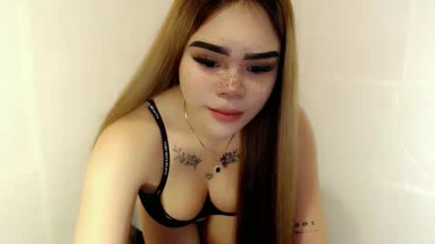 Snapshot of preciousangel69xxx chatting on 03-11-26, 04:18 MAXXINE online show from 03-11-26, 04:18