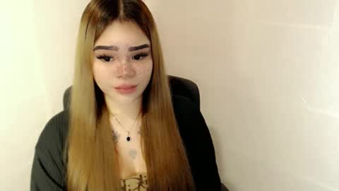 Snapshot of preciousangel69xxx chatting on 03-12-26, 06:19 MAXXINE online show from 03-12-26, 06:19