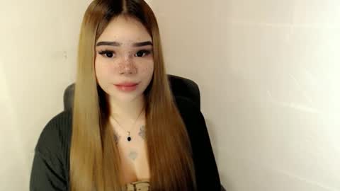 Snapshot of preciousangel69xxx chatting on 03-15-26, 02:06 MAXXINE online show from 03-15-26, 02:06