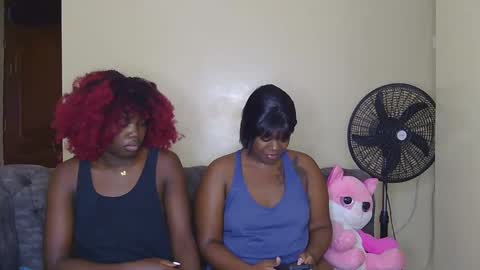 Snapshot of preetycookie chatting on 01-28-25, 03:57 Lilly online show from 01-28-25, 03:57