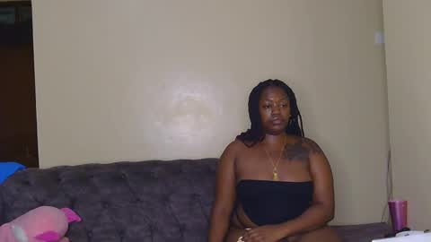 Snapshot of preetycookie chatting on 02-15-25, 12:48 Lilly online show from 02-15-25, 12:48