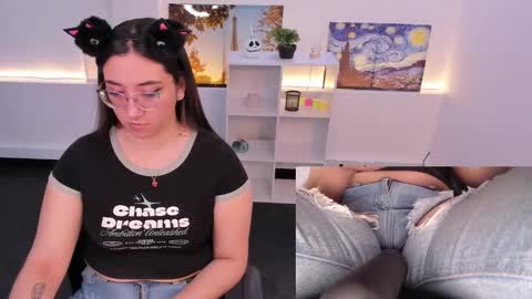 Snapshot of press_anykey chatting on 10-04-25, 01:31 Camila  online show from 10-04-25, 01:31