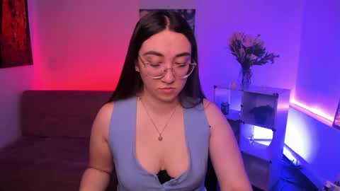 Camila  online show from 06-08-26, 12:05