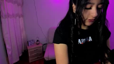 Snapshot of pretti_scarlett chatting on 11-18-25, 11:58 pretti scarlett online show from 11-18-25, 11:58