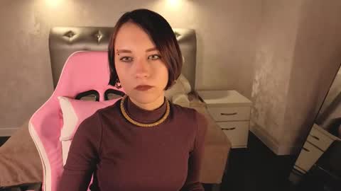 Snapshot of prettiest_winsor chatting on 10-22-25, 01:28 Alisa online show from 10-22-25, 01:28