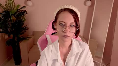 Snapshot of prettiest_winsor chatting on 10-25-25, 01:24 Alisa online show from 10-25-25, 01:24