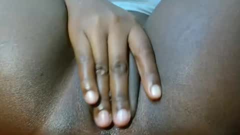 pretty5552 online show from 10-28-25, 08:11