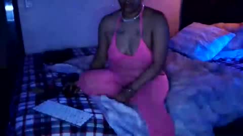 Snapshot of pretty69queen chatting on 03-09-25, 02:07 Yasmine pretty online show from 03-09-25, 02:07
