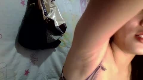 Snapshot of pretty_am chatting on 09-19-25, 12:17 pretty_am online show from 09-19-25, 12:17