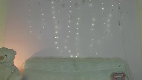 pretty_and_strong online show from 10-04-25, 02:20