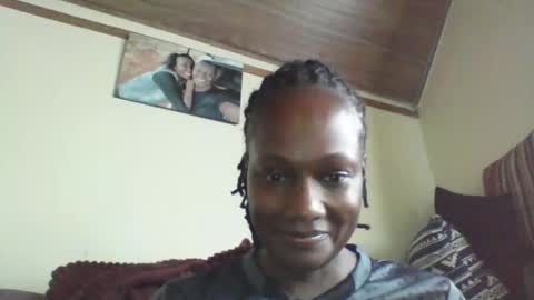 Snapshot of pretty_beib chatting on 04-29-26, 07:12 Karol online show from 04-29-26, 07:12
