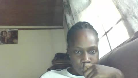 Snapshot of pretty_beib chatting on 05-11-26, 12:44 Karol online show from 05-11-26, 12:44
