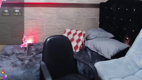 pretty_cristal22 online show from 10-31-25, 12:44