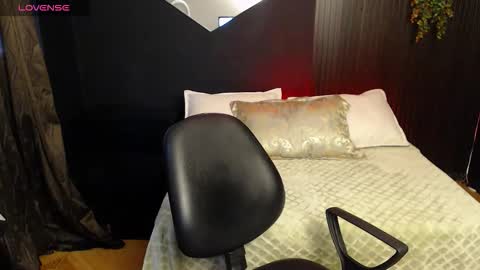 pretty_cristal22 online show from 02-19-26, 11:50